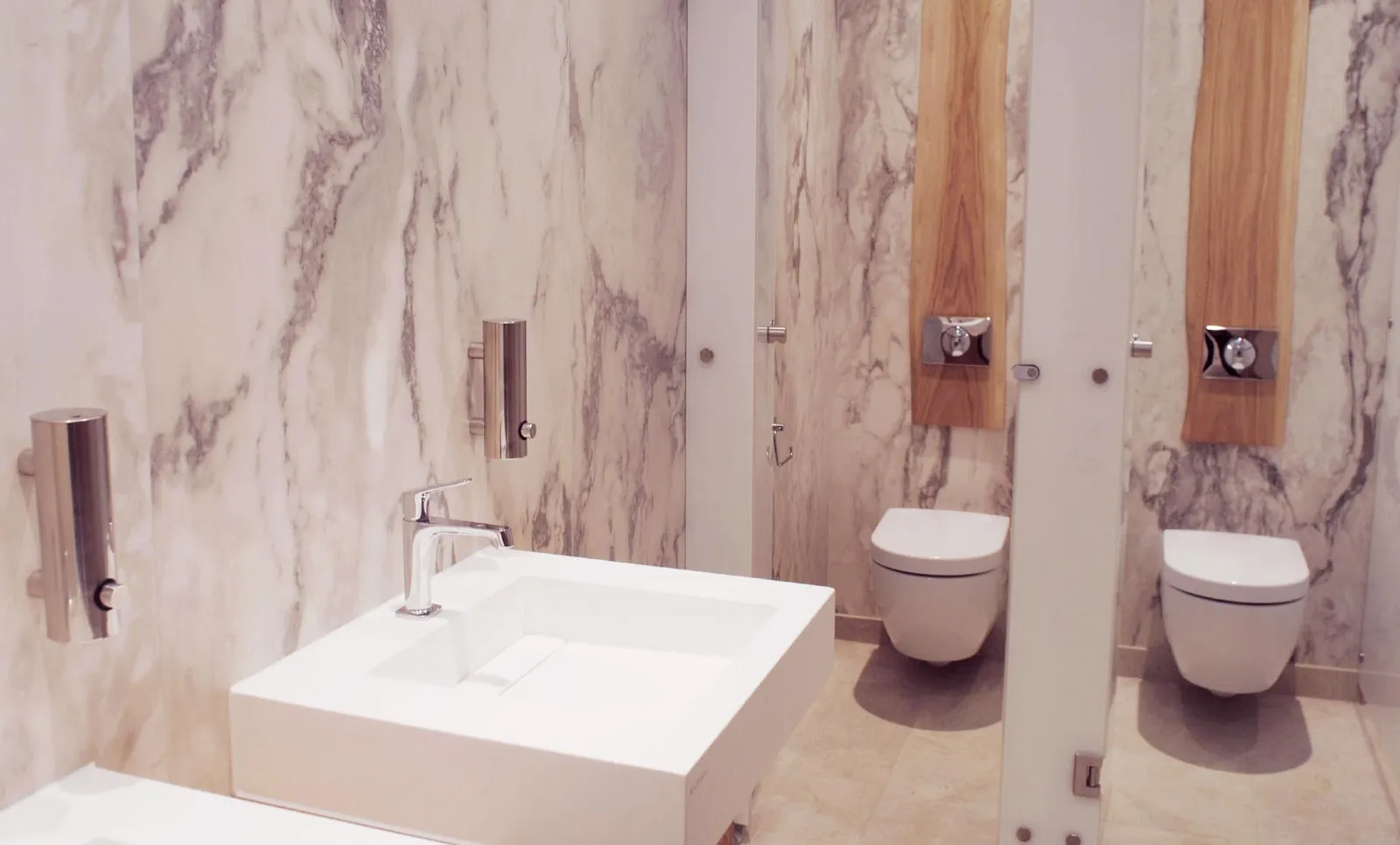 Butterscotch-luxury-spa-Lower-Mill-changing-room